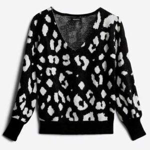 Sweet Lovely by Jen Black White Leopard V-Neck Oversized Pullover Sweater S/M